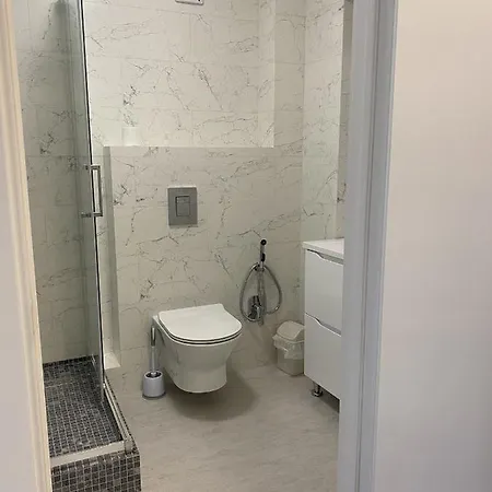Apartment Romantic And Park